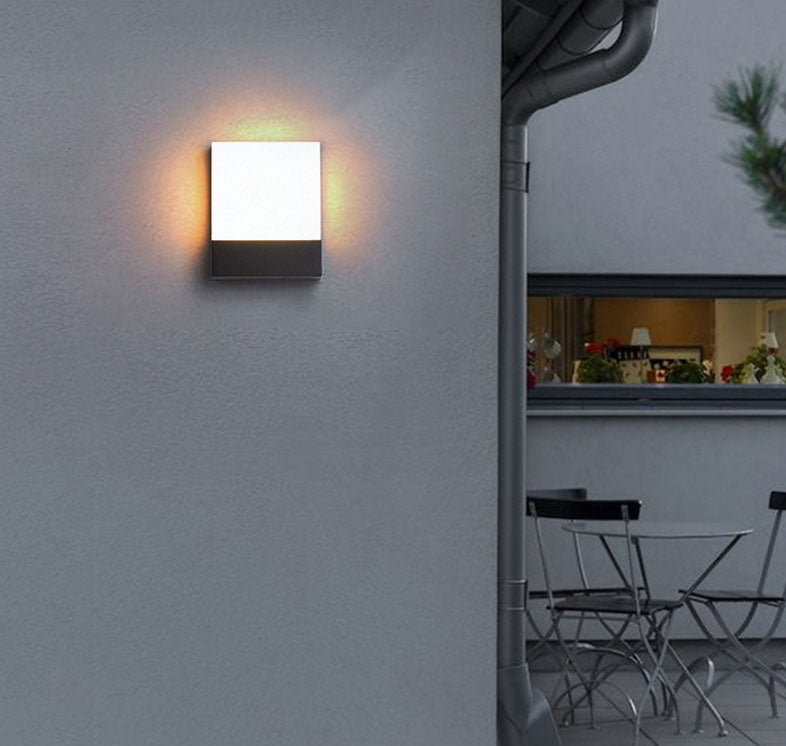 IP65 15W wall light outdoors